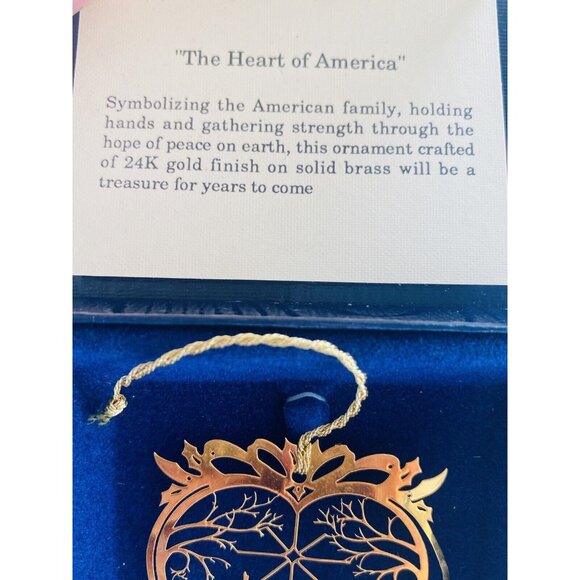 Peace On Earth Ornament 24 KT Gold Finish The Heart Of America Family 1991 - Picture 2 of 6